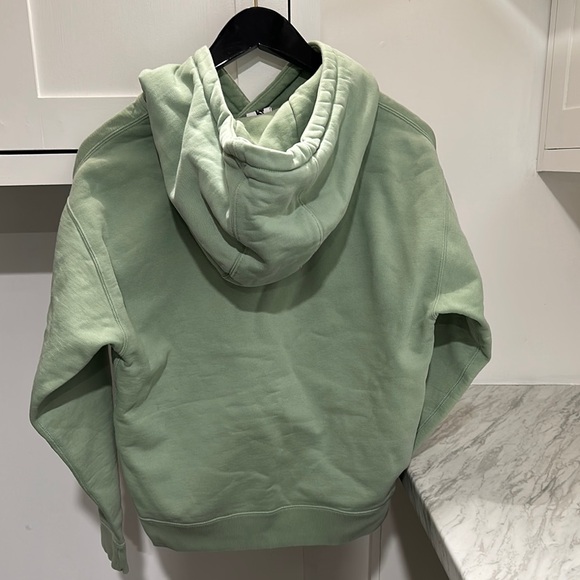 Nike Men's Green Hoodie - Picture 2 of 5